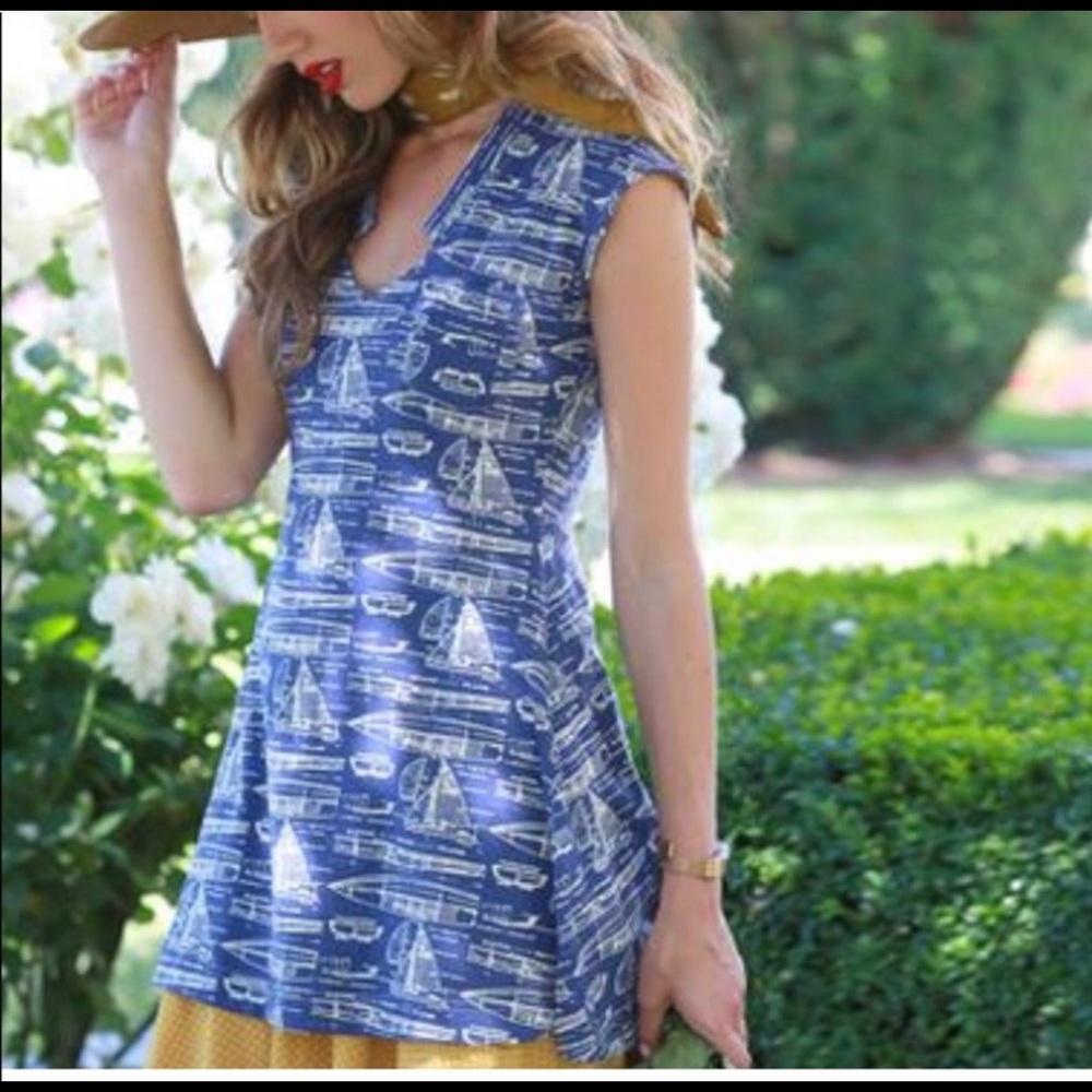 Effie's Heart printed tunic top EUC